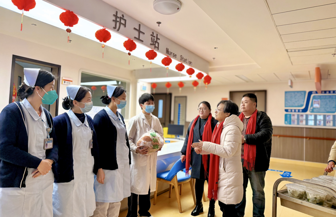 新春慰問送溫情，除夕關(guān)懷暖人心！